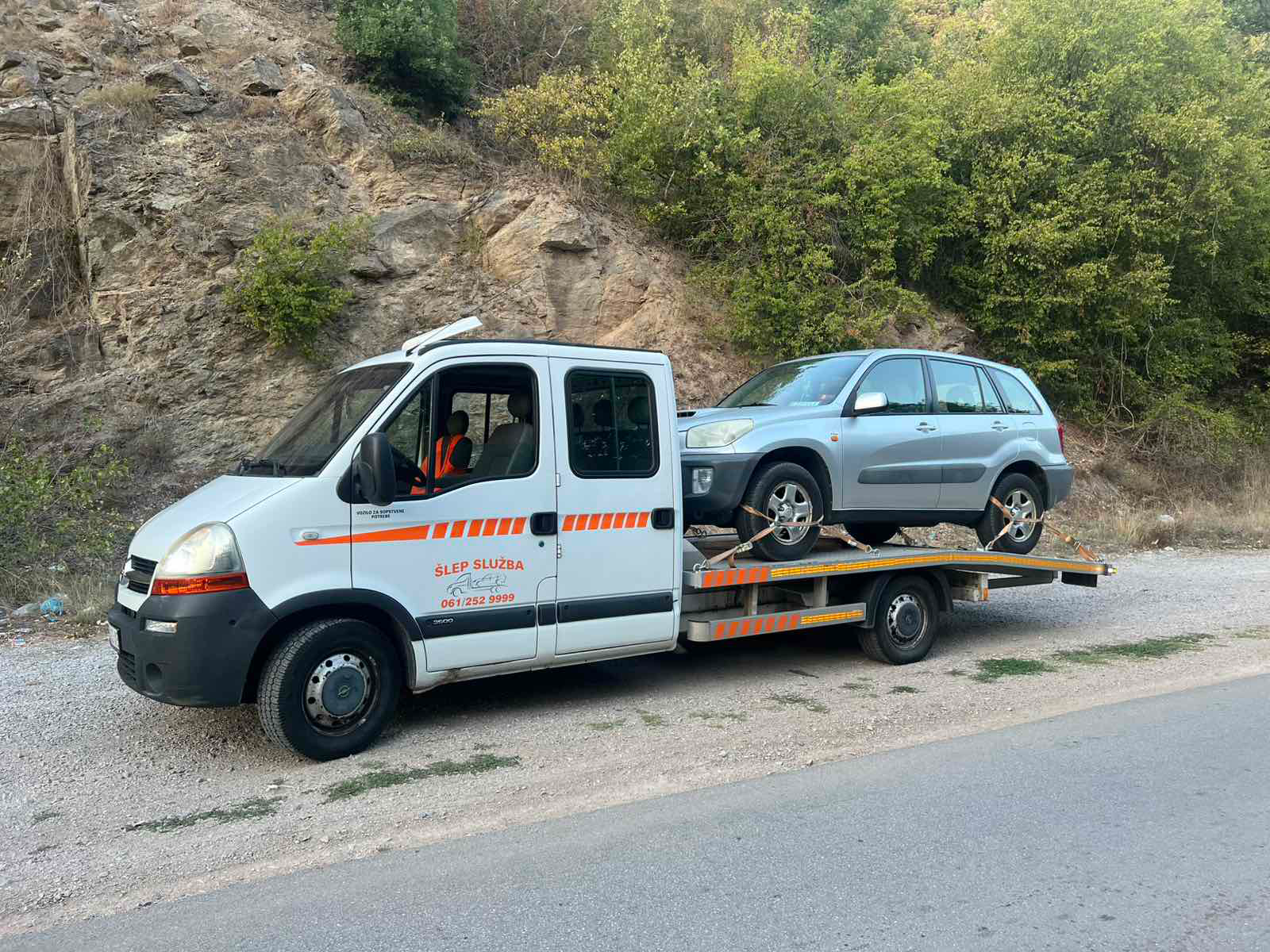 Šlep vozilo Miletić Auto 777 tokom noćne intervencije